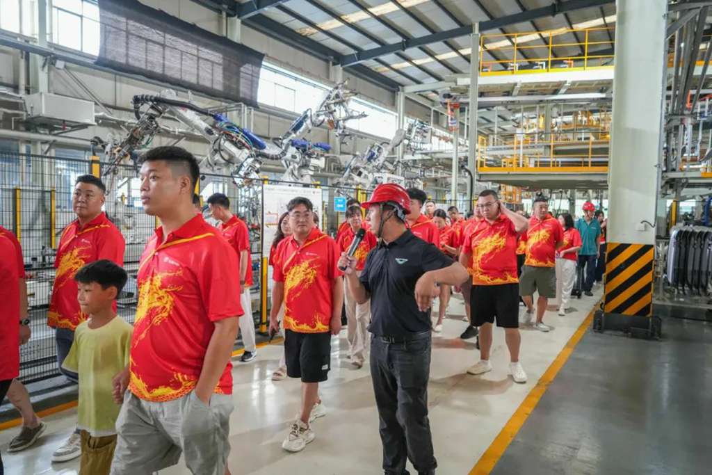 深化合作 携手同行 | 郑州有方货运公司走进飞碟汽车,体验智造科技魅力 - 第3张 - 提加商用车网 深化合作 携手同行 | 郑州有方货运公司走进飞碟汽车,体验智造科技魅力 - 第3张