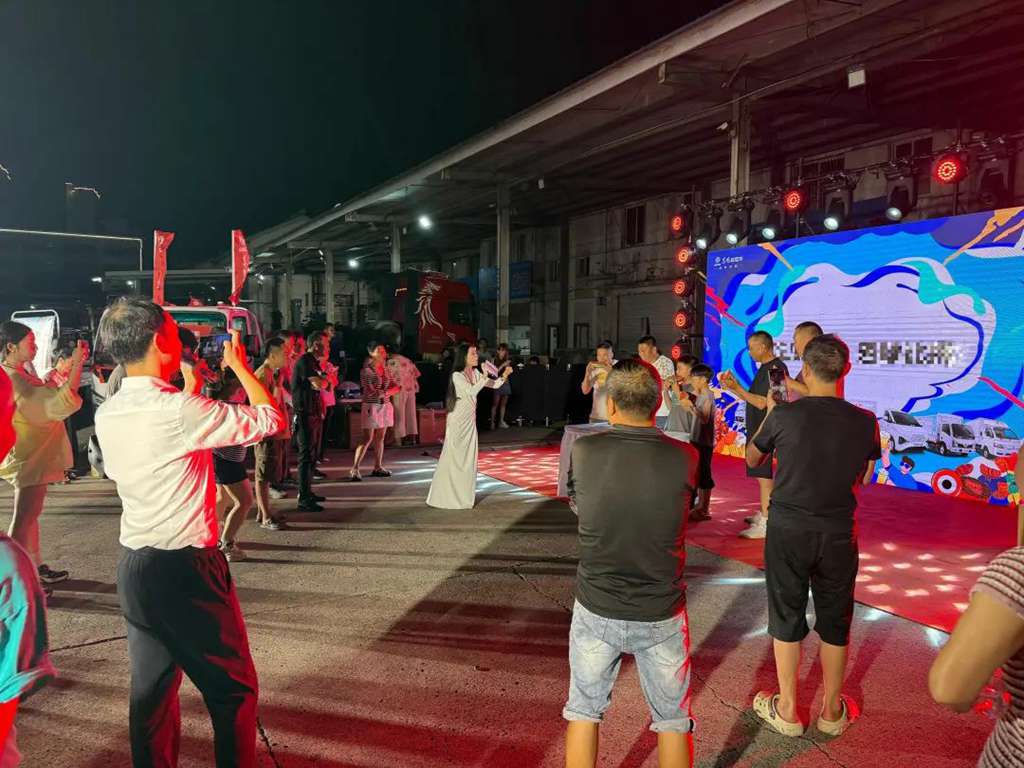 东风小卡百县千镇大巡游,“中国童装之都”织里嘉年华活动圆满成功! - 第3张 - 提加商用车网 东风小卡百县千镇大巡游,“中国童装之都”织里嘉年华活动圆满成功! - 第3张