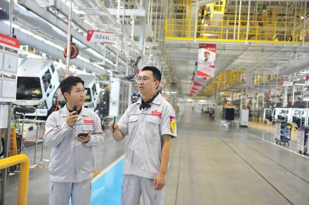 获赞19万+!厂长直播揭秘东风股份“智造品质”! - 第1张 - 提加商用车网 获赞19万+!厂长直播揭秘东风股份“智造品质”! - 第1张