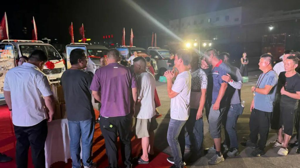 东风小卡百县千镇大巡游,“中国童装之都”织里嘉年华活动圆满成功! - 第6张 - 提加商用车网 东风小卡百县千镇大巡游,“中国童装之都”织里嘉年华活动圆满成功! - 第6张