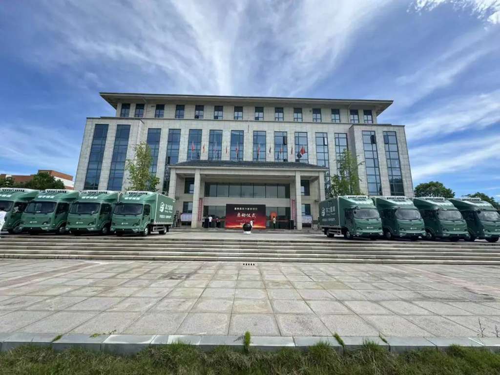 强强联合,共筑冷链新生态!庆铃新EVM100助力嘉鱼县现代物流产业升级 - 第2张 - 提加商用车网 强强联合,共筑冷链新生态!庆铃新EVM100助力嘉鱼县现代物流产业升级 - 第2张