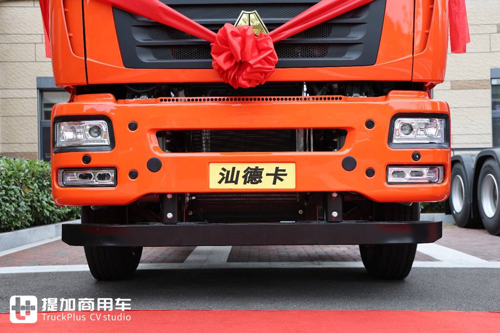 还有售价不到20万的汕德卡车型?配置也不错,重汽最新推出的汕德卡G7M港牵实拍 - 第4张 - 提加商用车网 还有售价不到20万的汕德卡车型?配置也不错,重汽最新推出的汕德卡G7M港牵实拍 - 第4张