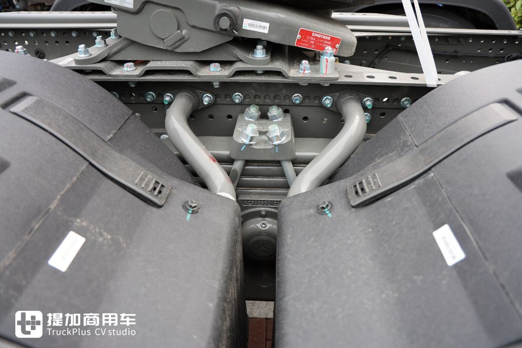 起售价20多万汕德卡来袭,重汽最新推出的汕德卡G7M牵引车实拍,带你看看配置如何 - 第16张 - 提加商用车网 起售价20多万汕德卡来袭,重汽最新推出的汕德卡G7M牵引车实拍,带你看看配置如何 - 第16张
