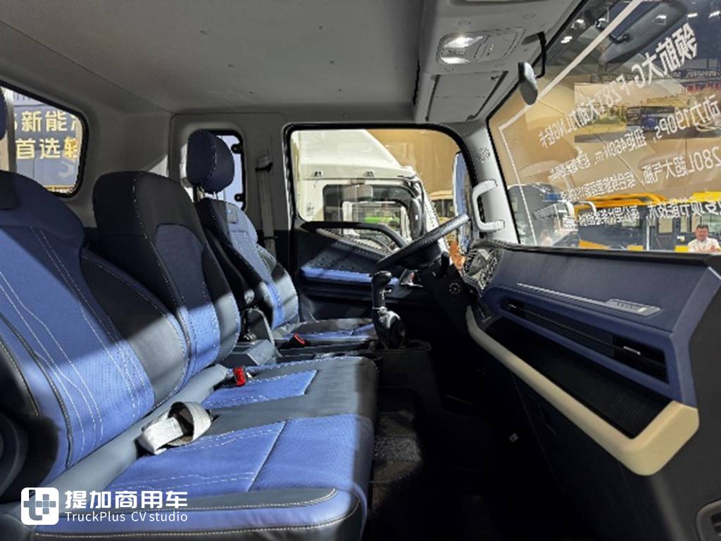 每公里节约5毛钱!综合续航高达1100km,实拍领航大G-F28T大马力LNG轻卡 - 第6张 - 提加商用车网 每公里节约5毛钱!综合续航高达1100km,实拍领航大G-F28T大马力LNG轻卡 - 第6张