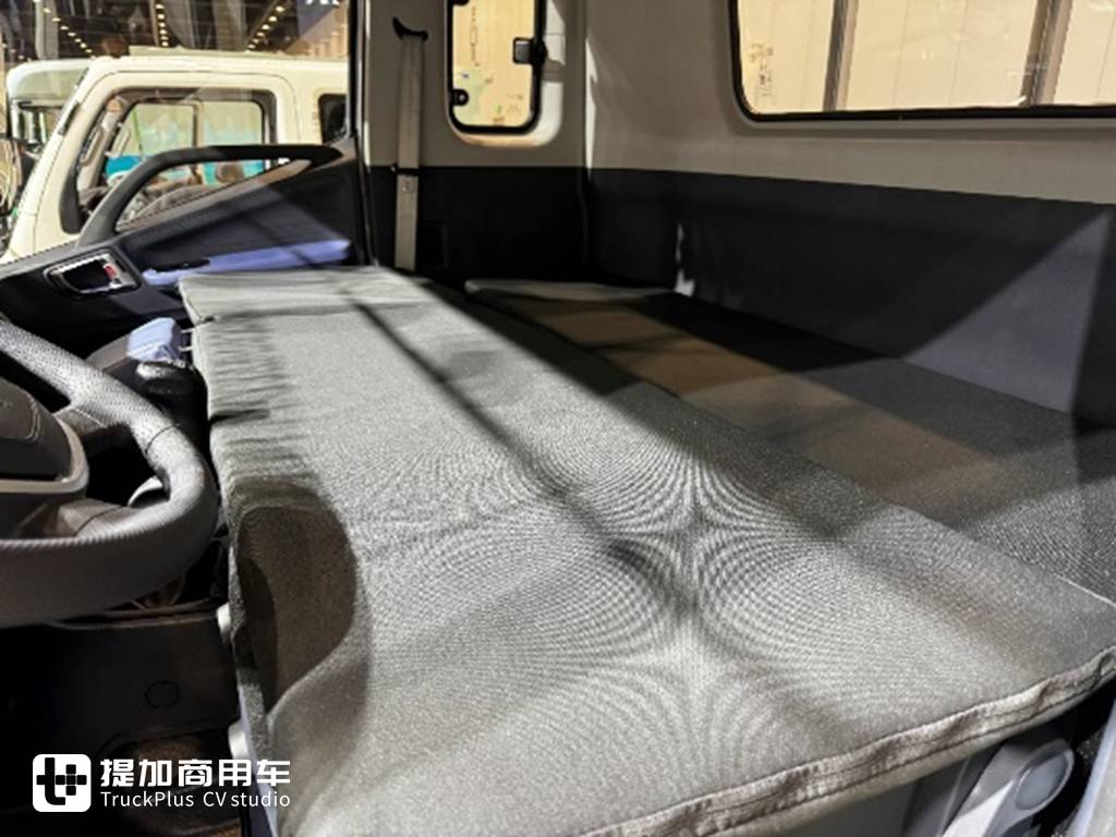 每公里节约5毛钱!综合续航高达1100km,实拍领航大G-F28T大马力LNG轻卡 - 第7张 - 提加商用车网 每公里节约5毛钱!综合续航高达1100km,实拍领航大G-F28T大马力LNG轻卡 - 第7张