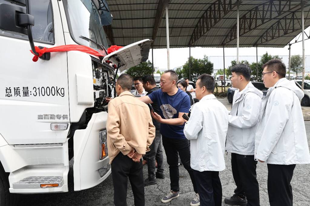 “东风相伴 百勤同行”东风新疆战略客户签约暨批量20台交付仪式圆满举行 - 第4张 - 提加商用车网 “东风相伴 百勤同行”东风新疆战略客户签约暨批量20台交付仪式圆满举行 - 第4张