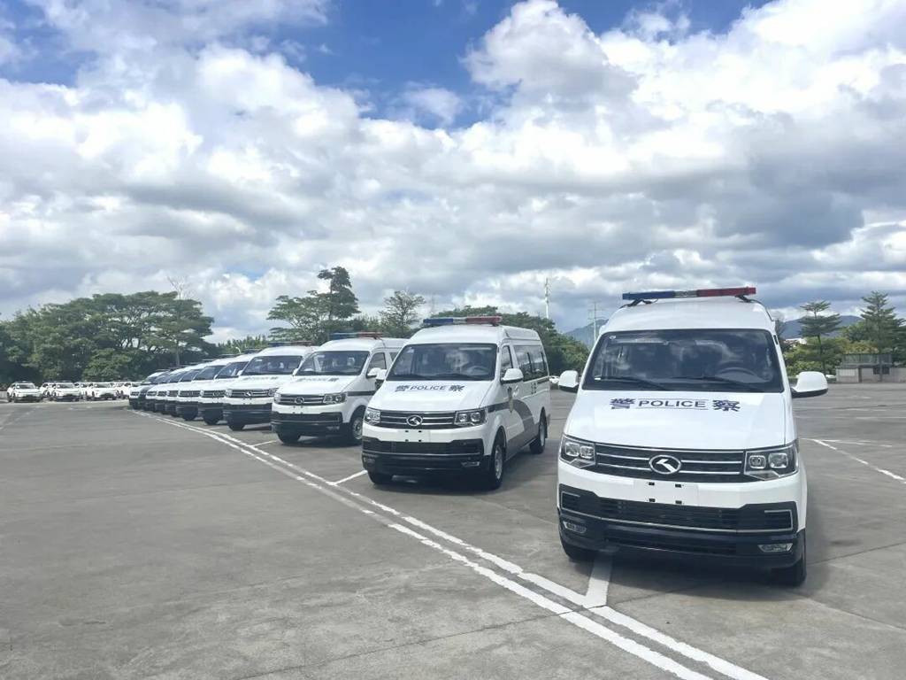 流动的平安防线:走近城市守护者 | 厦门金龙轻商警用巡逻车顺利交付 - 第1张 - 提加商用车网 流动的平安防线:走近城市守护者 | 厦门金龙轻商警用巡逻车顺利交付 - 第1张