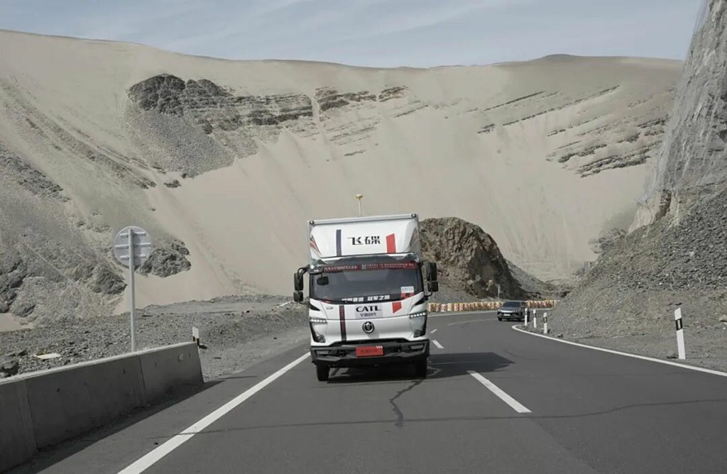 146道发卡弯、70°陡坡!飞碟汽车巴音布鲁克刷新纪录,诠释新能源轻卡硬核实力! - 第5张 - 提加商用车网 146道发卡弯、70°陡坡!飞碟汽车巴音布鲁克刷新纪录,诠释新能源轻卡硬核实力! - 第5张