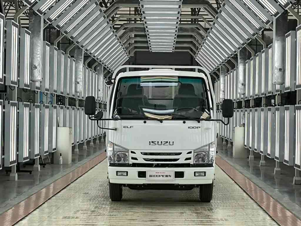 从“神车”到“新标杆”!庆铃五十铃新100P续写“常青树”传奇 - 第1张 - 提加商用车网 从“神车”到“新标杆”!庆铃五十铃新100P续写“常青树”传奇 - 第1张