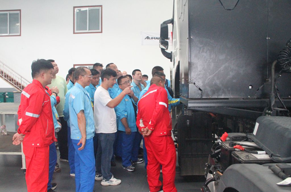 匠心服务淬炼过硬技能，欧曼助力昆仑物流整车维修能力提升 - 第7张