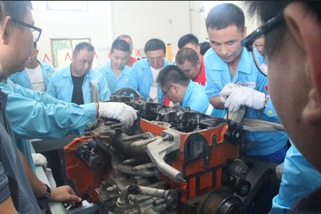 匠心服务淬炼过硬技能，欧曼助力昆仑物流整车维修能力提升 - 第8张