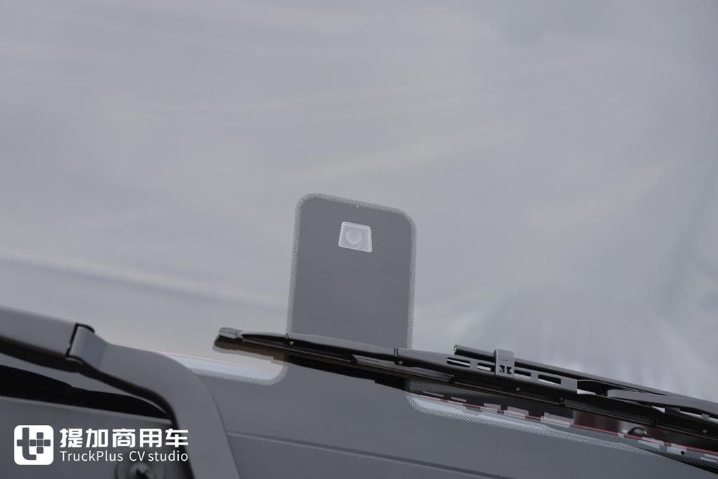 解放鹰驰牵引车正式上市,油车自重只有7.4吨,这配置妥妥的又是一款资源运输神车? - 第14张 - 提加商用车网 解放鹰驰牵引车正式上市,油车自重只有7.4吨,这配置妥妥的又是一款资源运输神车? - 第14张