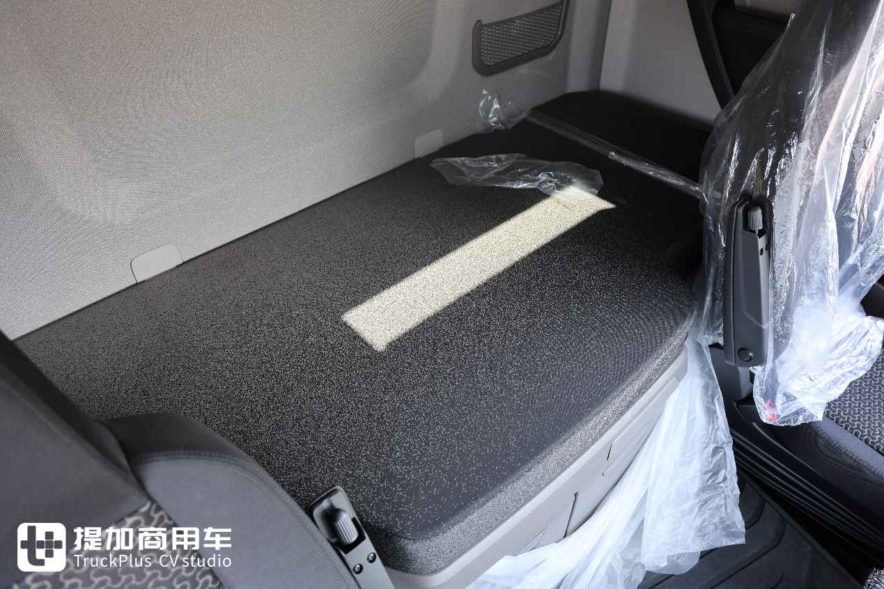 纯正国产斯堪尼亚卡车来了,外观内饰大揭秘,带你看看与海外版有什么不一样 - 第17张 - 提加商用车网 纯正国产斯堪尼亚卡车来了,外观内饰大揭秘,带你看看与海外版有什么不一样 - 第17张