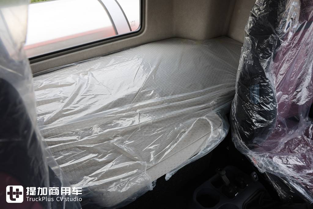 解放鹰驰牵引车正式上市,油车自重只有7.4吨,这配置妥妥的又是一款资源运输神车? - 第22张 - 提加商用车网 解放鹰驰牵引车正式上市,油车自重只有7.4吨,这配置妥妥的又是一款资源运输神车? - 第22张