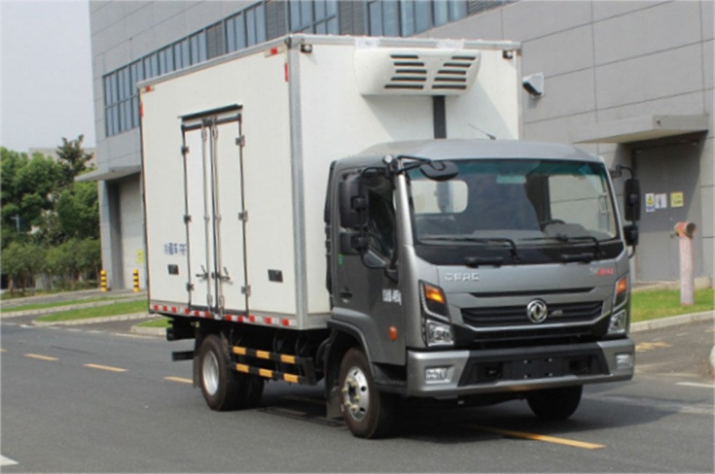 东风专致蓝牌冷藏车创富路上“鲜”人一步 - 第1张 - 提加商用车网 东风专致蓝牌冷藏车创富路上“鲜”人一步 - 第1张