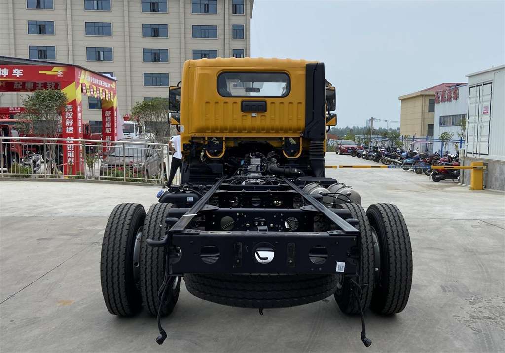 东风专致蓝牌高空作业车:户外高空作业的可靠实干家 - 第2张 - 提加商用车网 东风专致蓝牌高空作业车:户外高空作业的可靠实干家 - 第2张