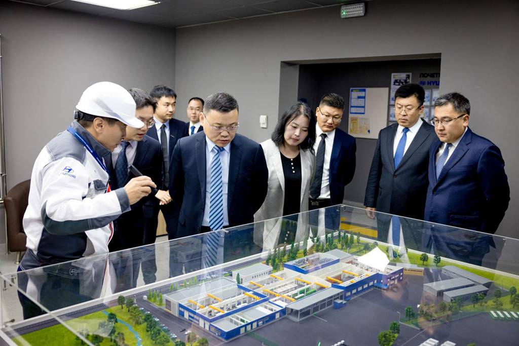 搭载CTC电池底盘一体化技术!哈萨克斯坦首批比亚迪电动大巴下线 - 第3张 - 提加商用车网 搭载CTC电池底盘一体化技术!哈萨克斯坦首批比亚迪电动大巴下线 - 第3张