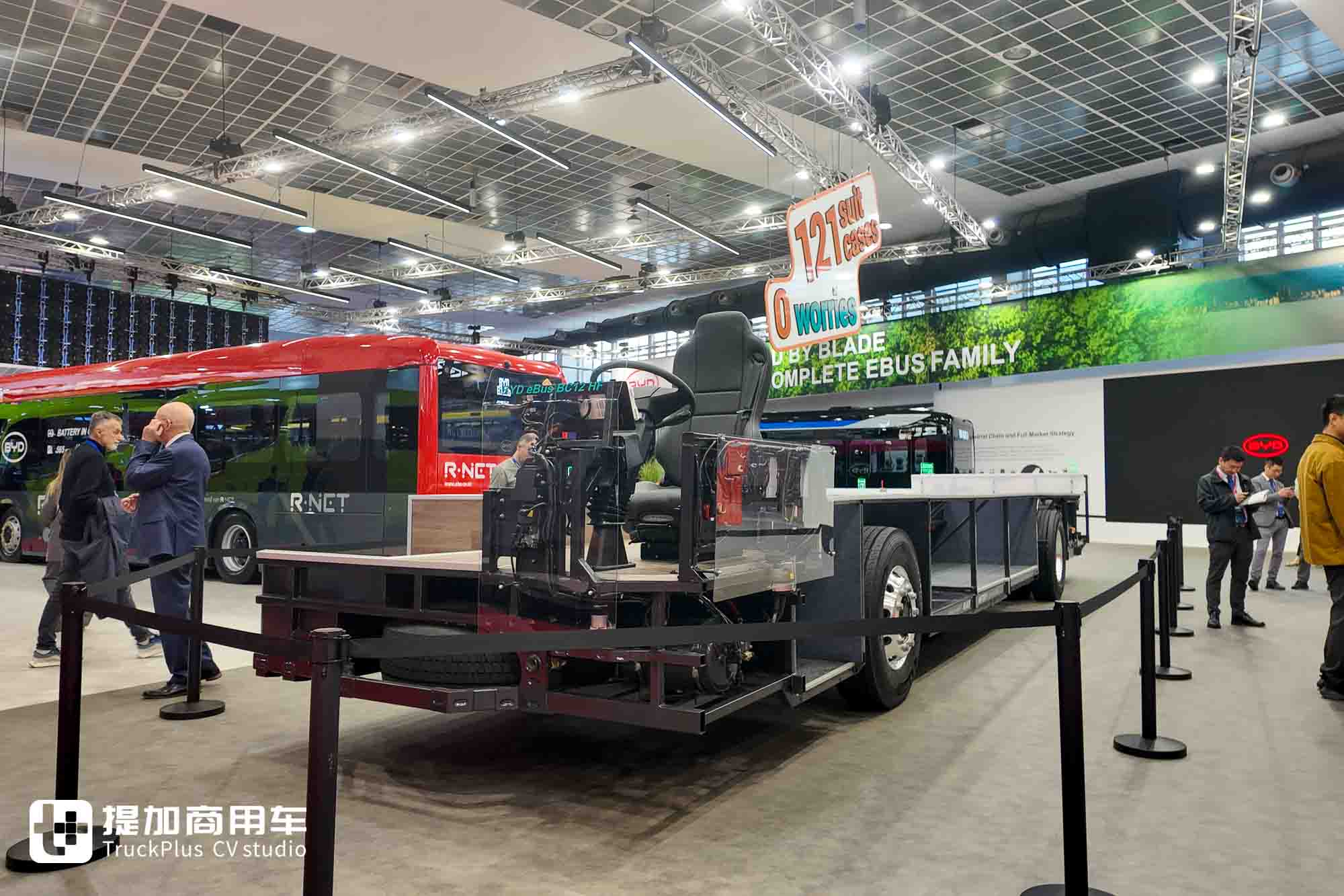 2025Busworld客车展|全球首创客车CTC电池车身一体化!比亚迪携多款颠覆性技术闪耀亮相 - 第1张 - 提加商用车网 2025Busworld客车展|全球首创客车CTC电池车身一体化!比亚迪携多款颠覆性技术闪耀亮相 - 第1张