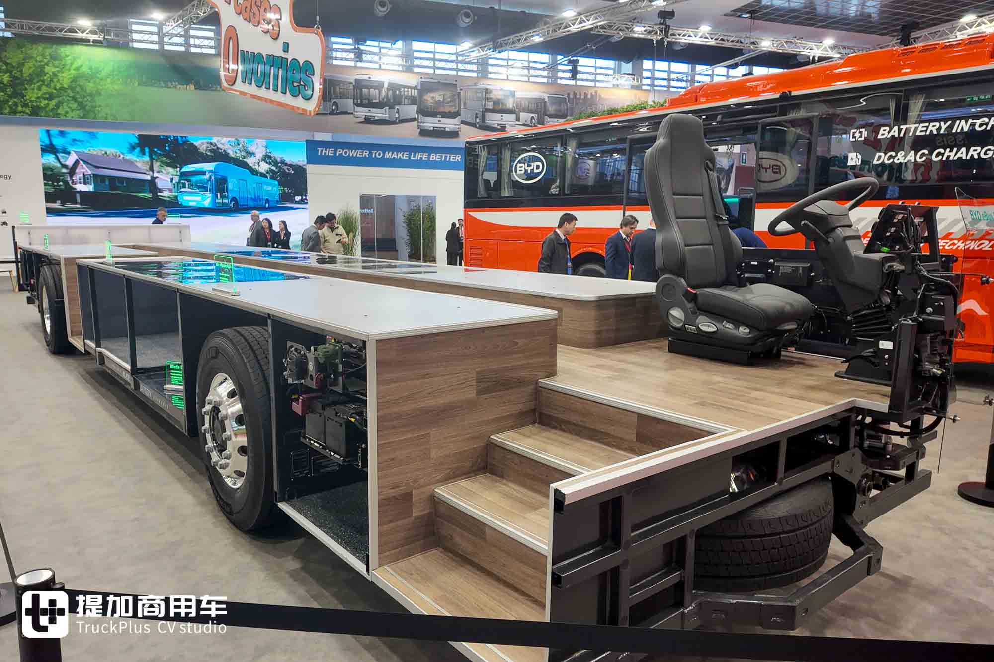 2025Busworld客车展|全球首创客车CTC电池车身一体化!比亚迪携多款颠覆性技术闪耀亮相 - 第5张 - 提加商用车网 2025Busworld客车展|全球首创客车CTC电池车身一体化!比亚迪携多款颠覆性技术闪耀亮相 - 第5张