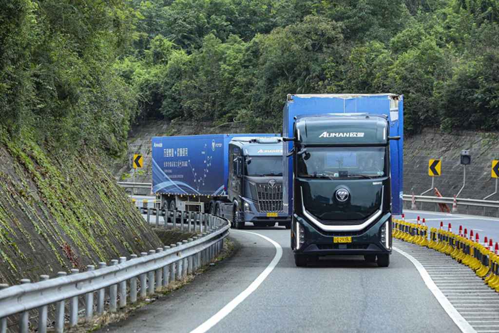 满杯测试 颠簸不倾!欧曼银河全球价值品鉴之旅(混动篇):“稳”入成都 - 第2张 - 提加商用车网 满杯测试 颠簸不倾!欧曼银河全球价值品鉴之旅(混动篇):“稳”入成都 - 第2张