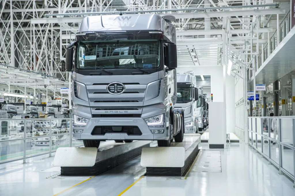 双冠王!一汽解放9月国内中重卡终端销量强势领跑,传统、新能源双双登顶! - 第2张 - 提加商用车网 双冠王!一汽解放9月国内中重卡终端销量强势领跑,传统、新能源双双登顶! - 第2张