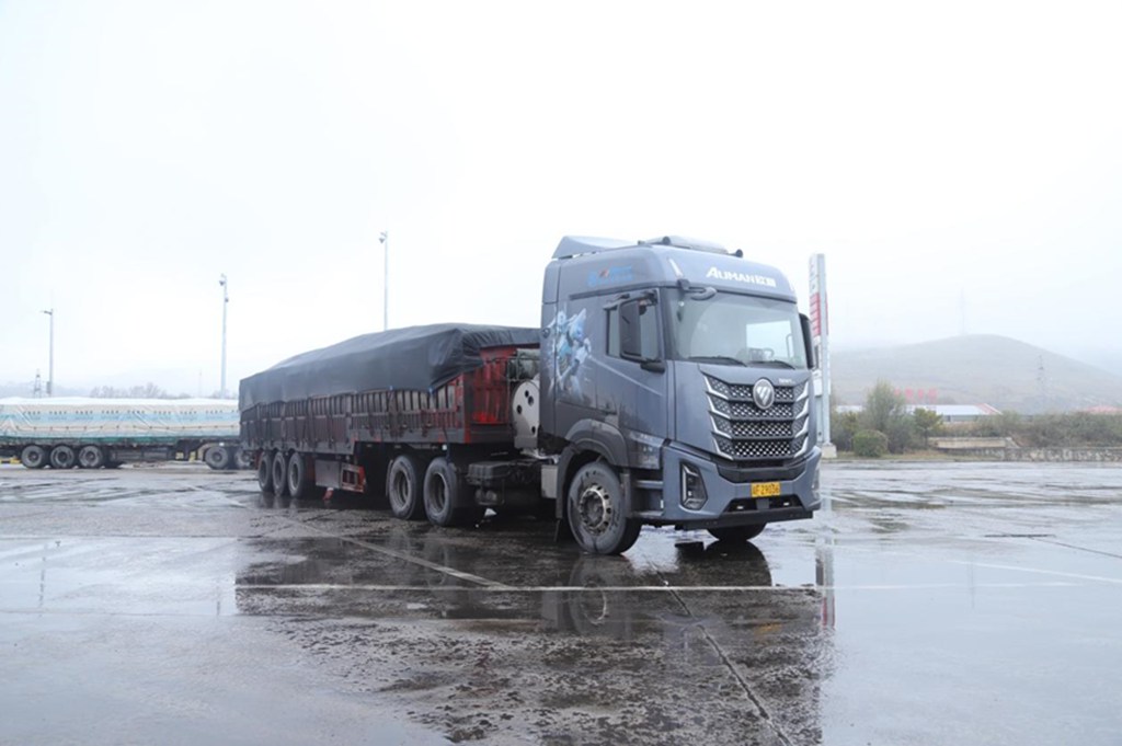 百公里气耗28.2kg!欧曼银河5M 14N 510马力燃气车煤炭场景运营全纪实 - 第2张 - 提加商用车网 百公里气耗28.2kg!欧曼银河5M 14N 510马力燃气车煤炭场景运营全纪实 - 第2张