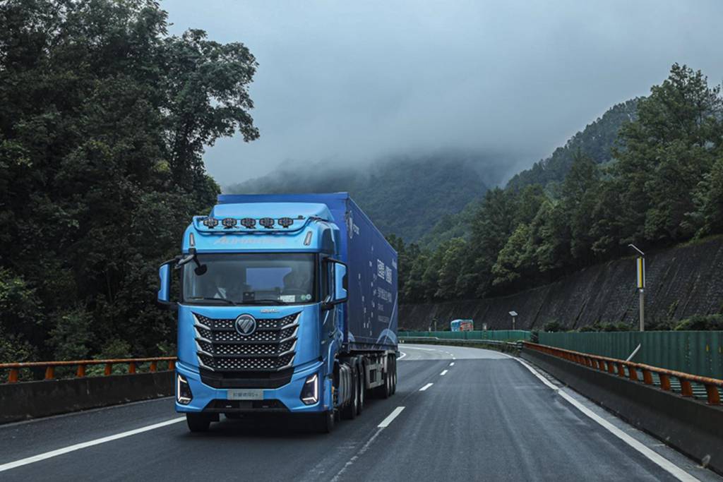 满杯测试 颠簸不倾!欧曼银河全球价值品鉴之旅(混动篇):“稳”入成都 - 第3张 - 提加商用车网 满杯测试 颠簸不倾!欧曼银河全球价值品鉴之旅(混动篇):“稳”入成都 - 第3张