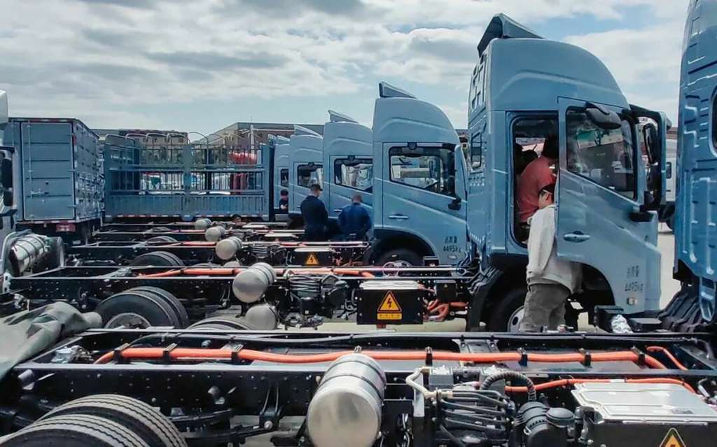 上市即火!徐工汉界轻卡卖到经销商忙“补仓” - 第3张 - 提加商用车网 上市即火!徐工汉界轻卡卖到经销商忙“补仓” - 第3张