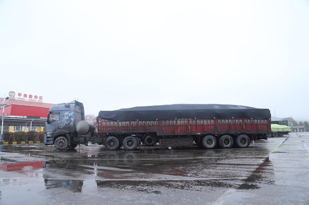 百公里气耗28.2kg!欧曼银河5M 14N 510马力燃气车煤炭场景运营全纪实 - 第3张 - 提加商用车网 百公里气耗28.2kg!欧曼银河5M 14N 510马力燃气车煤炭场景运营全纪实 - 第3张