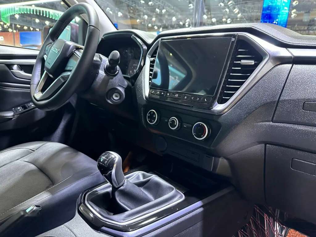 看庆铃T30探险家皮卡,让你眼前一直亮亮亮! - 第8张 - 提加商用车网 看庆铃T30探险家皮卡,让你眼前一直亮亮亮! - 第8张