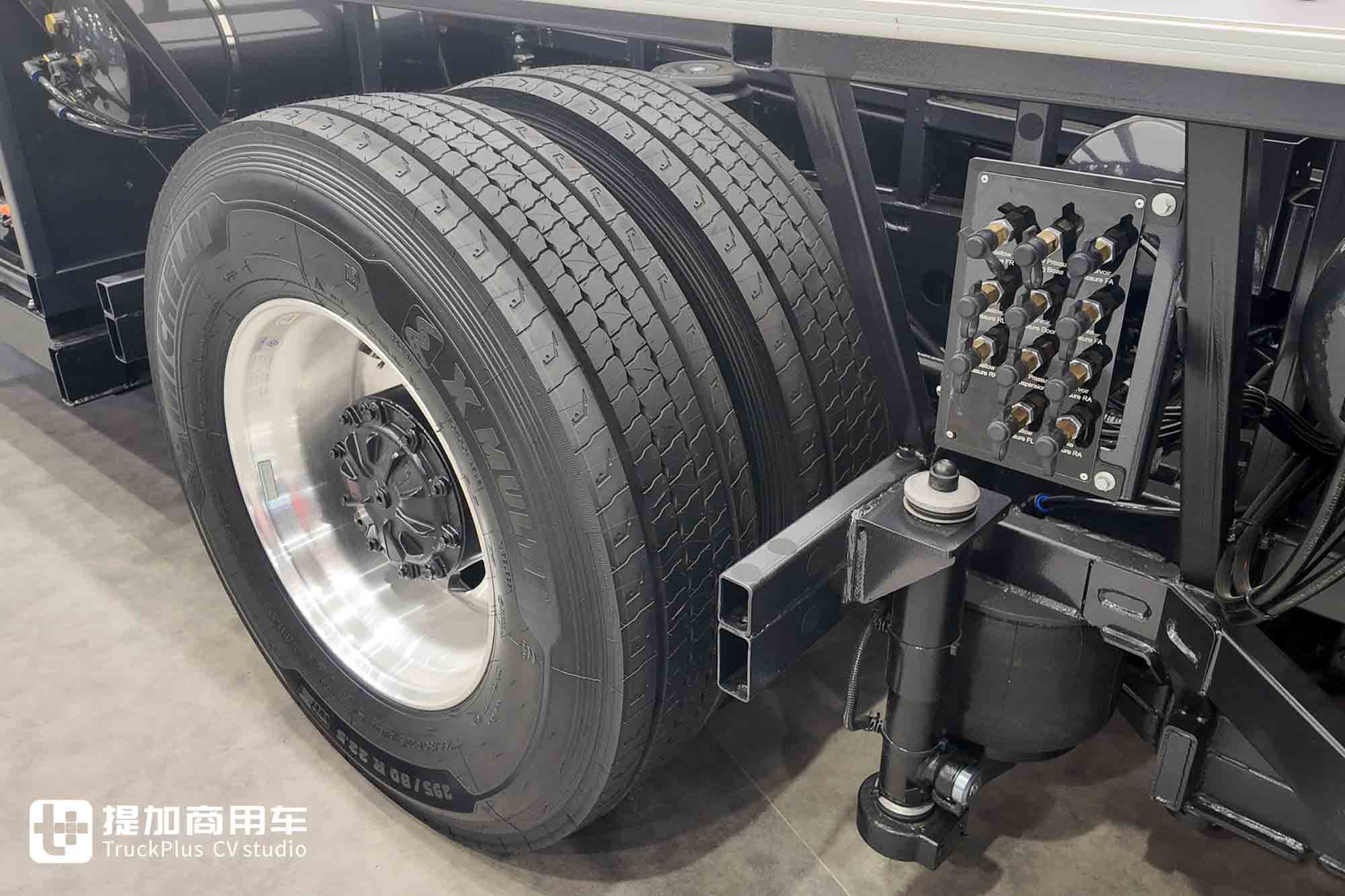 2025Busworld客车展|全球首创客车CTC电池车身一体化!比亚迪携多款颠覆性技术闪耀亮相 - 第9张 - 提加商用车网 2025Busworld客车展|全球首创客车CTC电池车身一体化!比亚迪携多款颠覆性技术闪耀亮相 - 第9张