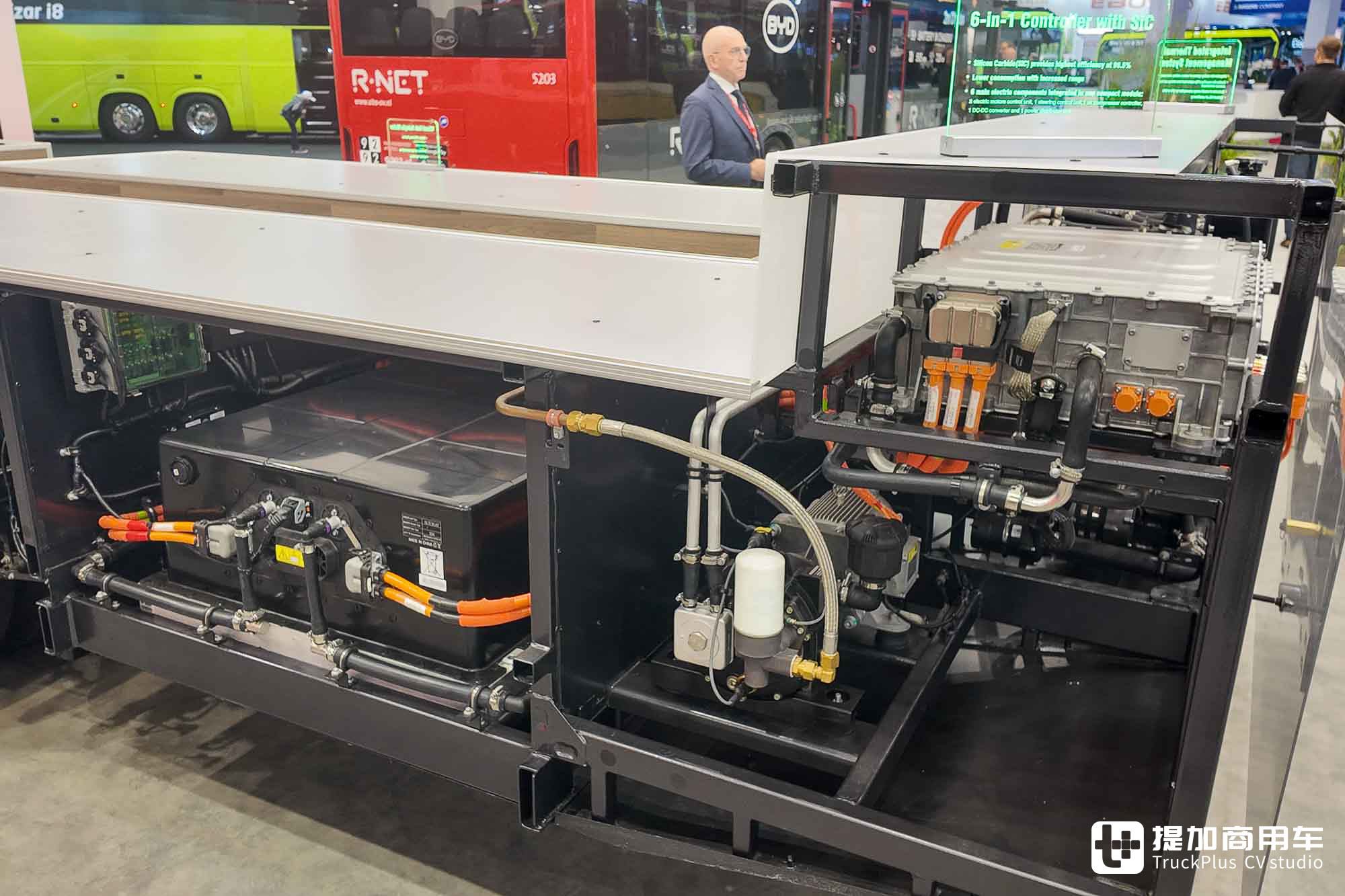 全球首创全域千伏架构、CTC电池车身一体化技术,比亚迪12米纯电动大巴底盘闪耀亮相Busworld展会! - 第6张 - 提加商用车网 全球首创全域千伏架构、CTC电池车身一体化技术,比亚迪12米纯电动大巴底盘闪耀亮相Busworld展会! - 第6张