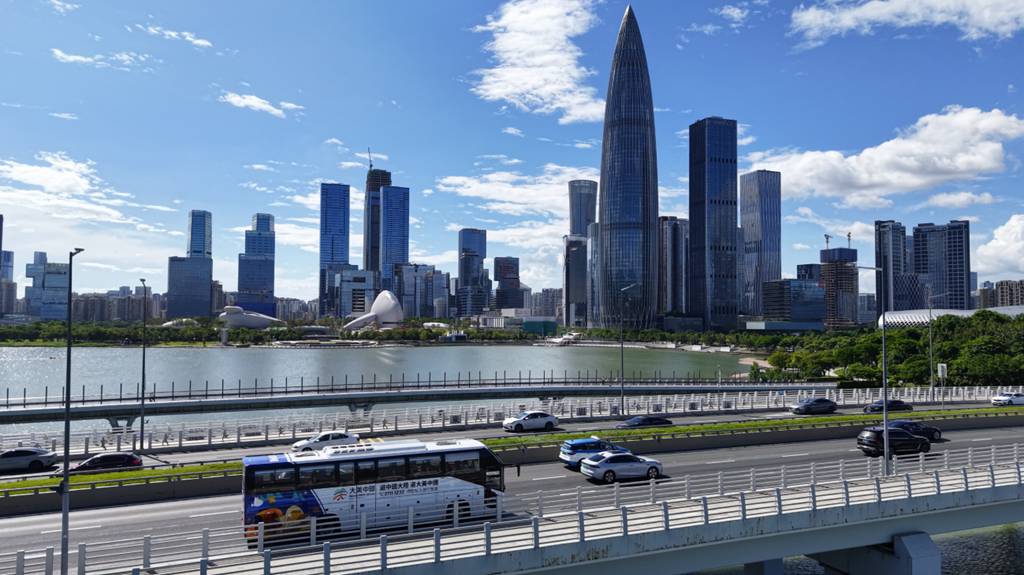 深港联动高端出行标杆!苏州金龙新V系打造湾区文旅“新名片” - 第1张 - 提加商用车网 深港联动高端出行标杆!苏州金龙新V系打造湾区文旅“新名片” - 第1张