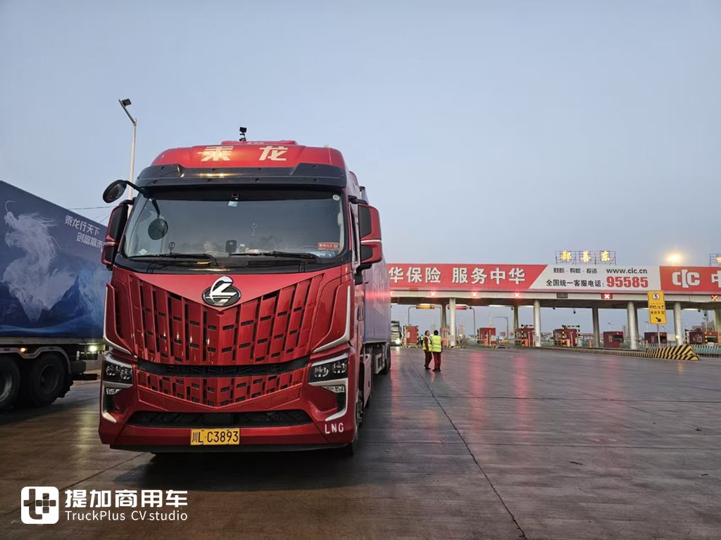 乘龙HK燃气牵引车穿越新疆极限路测,这样的表现能否扛下西北物流大旗 - 第11张 - 提加商用车网 乘龙HK燃气牵引车穿越新疆极限路测,这样的表现能否扛下西北物流大旗 - 第11张