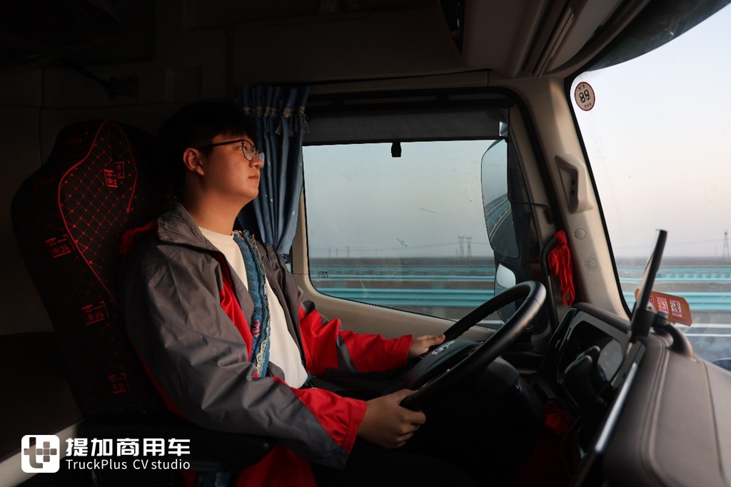 一趟连霍高速,深度体验乘龙HK燃气车,带你看它如何用实力征服西北路况 - 第15张 - 提加商用车网 一趟连霍高速,深度体验乘龙HK燃气车,带你看它如何用实力征服西北路况 - 第15张