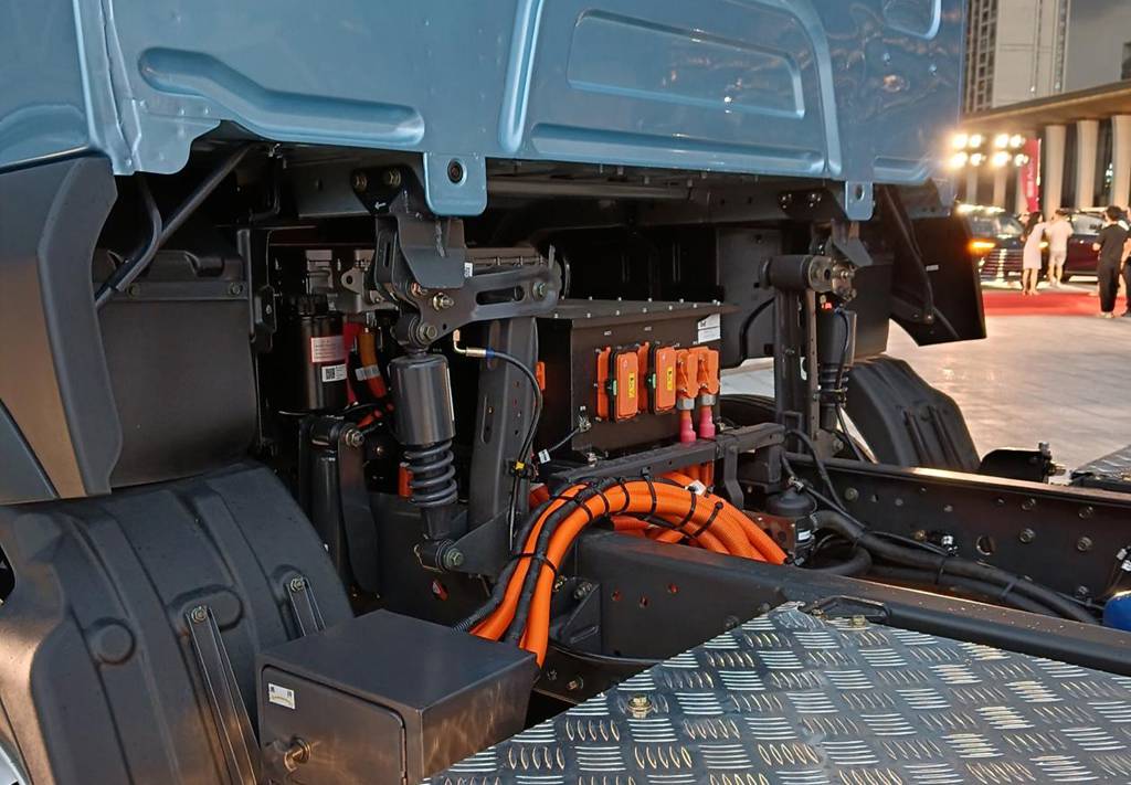 年省电费6万元,乘龙翼威5纯电大单桥助卡友双11赚更多 - 第2张 - 提加商用车网 年省电费6万元,乘龙翼威5纯电大单桥助卡友双11赚更多 - 第2张