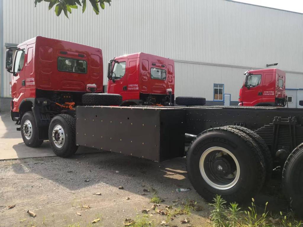 乘龙H7 8x4纯电自卸车:动力续航双优,工程运输新标杆 - 第3张 - 提加商用车网 乘龙H7 8x4纯电自卸车:动力续航双优,工程运输新标杆 - 第3张