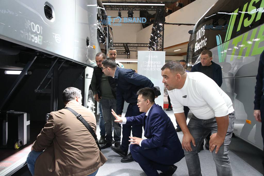 中国客车“惊艳”欧洲!苏州金龙比利时车展的精彩瞬间 - 第3张 - 提加商用车网 中国客车“惊艳”欧洲!苏州金龙比利时车展的精彩瞬间 - 第3张