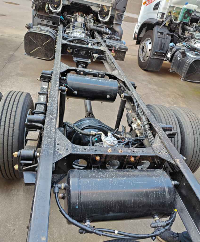 东风专致危化品运输车,让每一程都安心高效 - 第3张 - 提加商用车网 东风专致危化品运输车,让每一程都安心高效 - 第3张