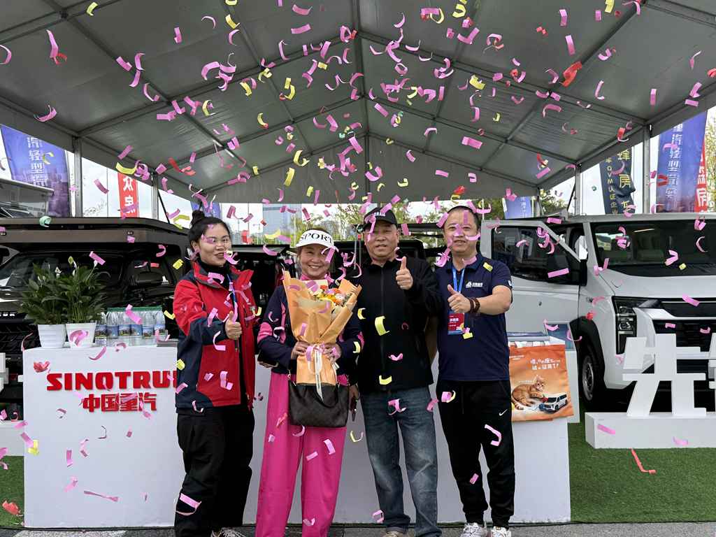 实力圈粉,斩获佳绩!中国重汽轻型汽车成都房车展圆满收官 - 第4张 - 提加商用车网 实力圈粉,斩获佳绩!中国重汽轻型汽车成都房车展圆满收官 - 第4张