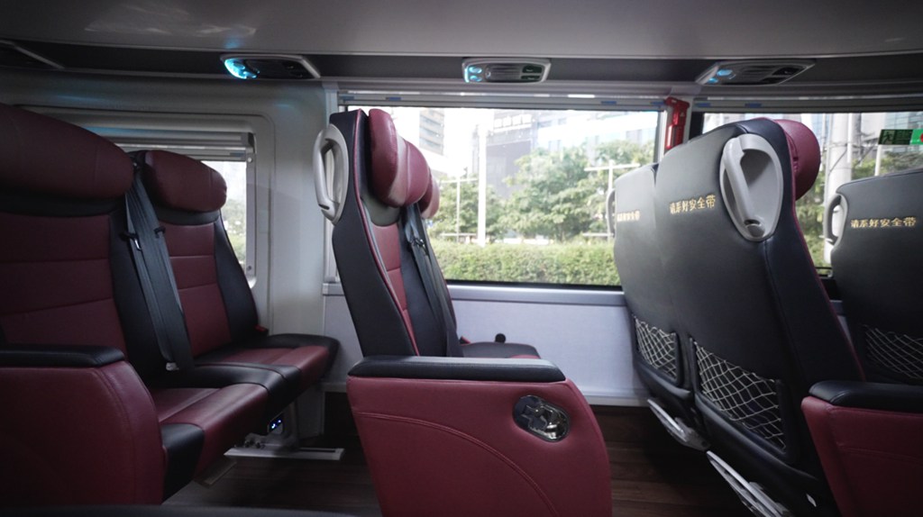 深港联动高端出行标杆!苏州金龙新V系打造湾区文旅“新名片” - 第4张 - 提加商用车网 深港联动高端出行标杆!苏州金龙新V系打造湾区文旅“新名片” - 第4张