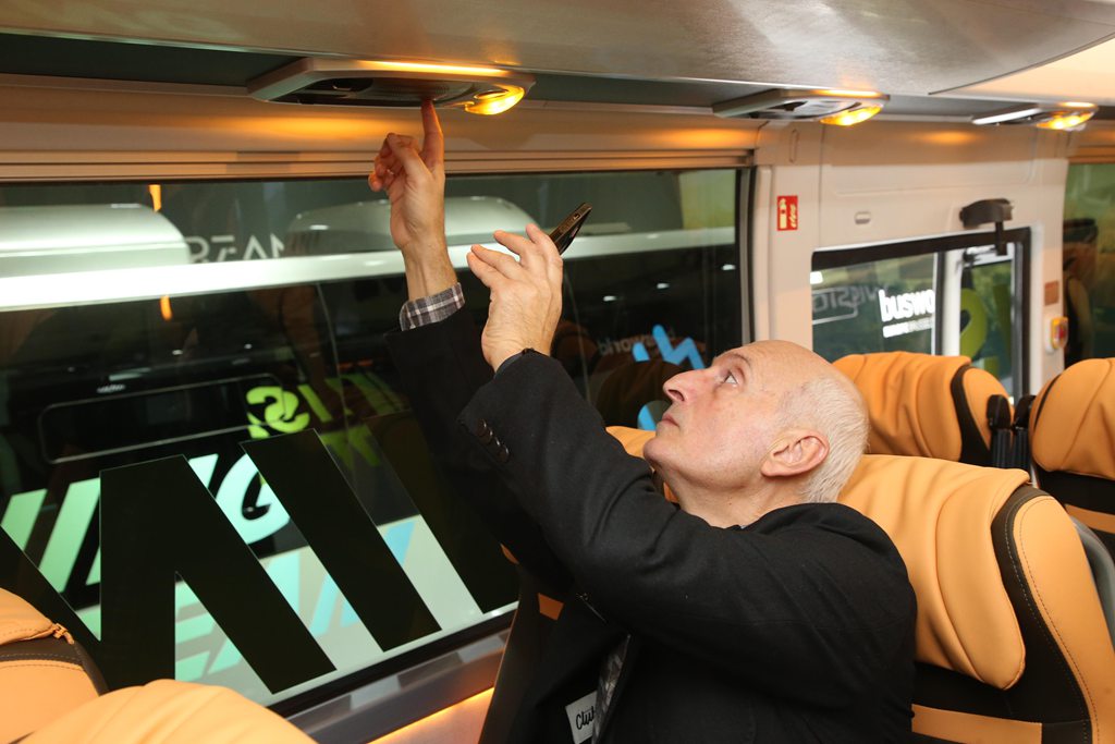 中国客车“惊艳”欧洲!苏州金龙比利时车展的精彩瞬间 - 第4张 - 提加商用车网 中国客车“惊艳”欧洲!苏州金龙比利时车展的精彩瞬间 - 第4张