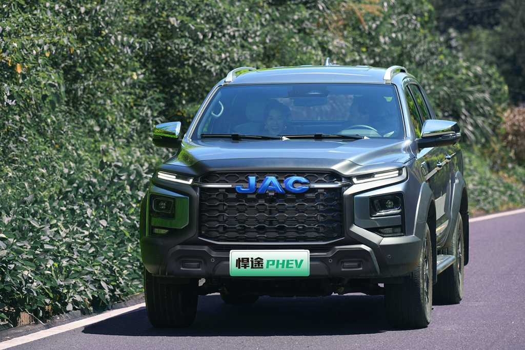 江淮悍途PHEV助力秋收:千扭动力皮卡成为田间“多面手” - 第4张 - 提加商用车网 江淮悍途PHEV助力秋收:千扭动力皮卡成为田间“多面手” - 第4张