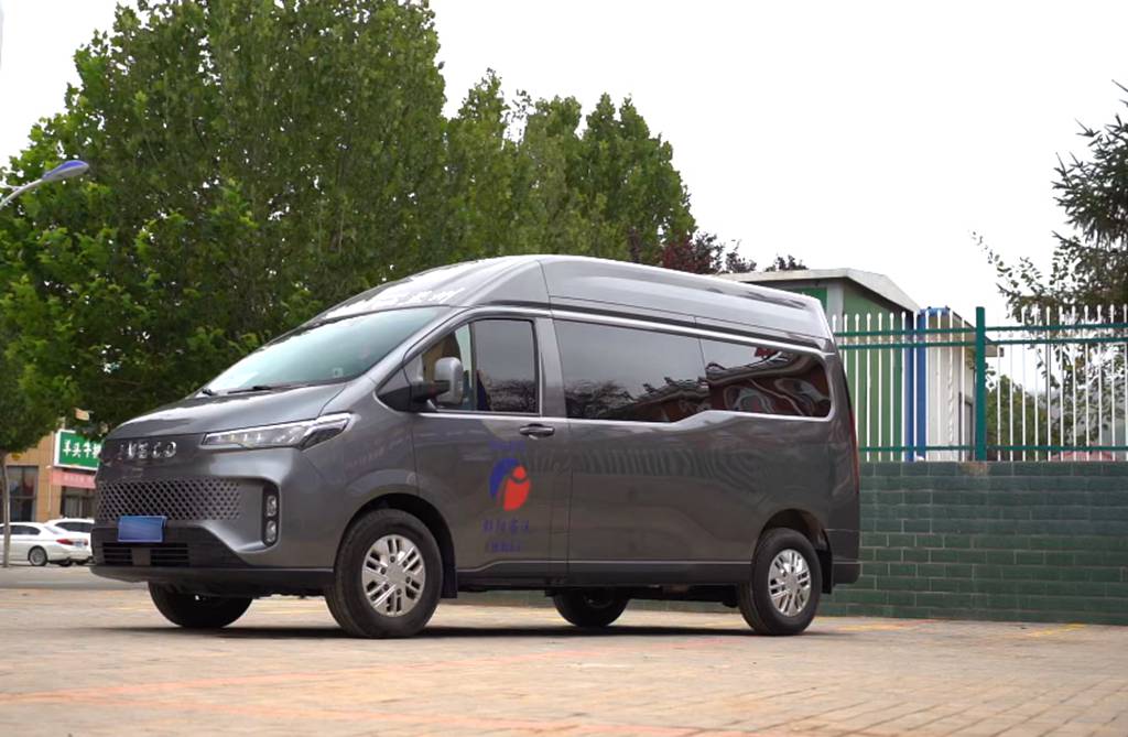 见证变迁,远见先行:一位宁夏客运老兵与依维柯聚星的转型之路 - 第4张 - 提加商用车网 见证变迁,远见先行:一位宁夏客运老兵与依维柯聚星的转型之路 - 第4张