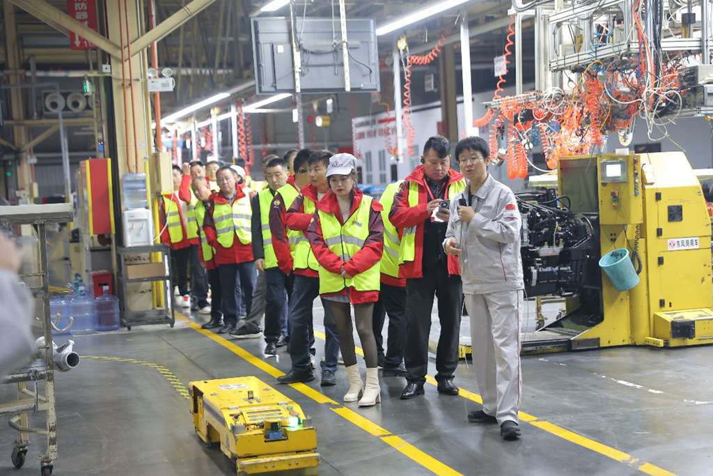 驱动价值 领航高效 东风商用车快递战略客户深度体验日在十堰圆满举行 - 第5张 - 提加商用车网 驱动价值 领航高效 东风商用车快递战略客户深度体验日在十堰圆满举行 - 第5张