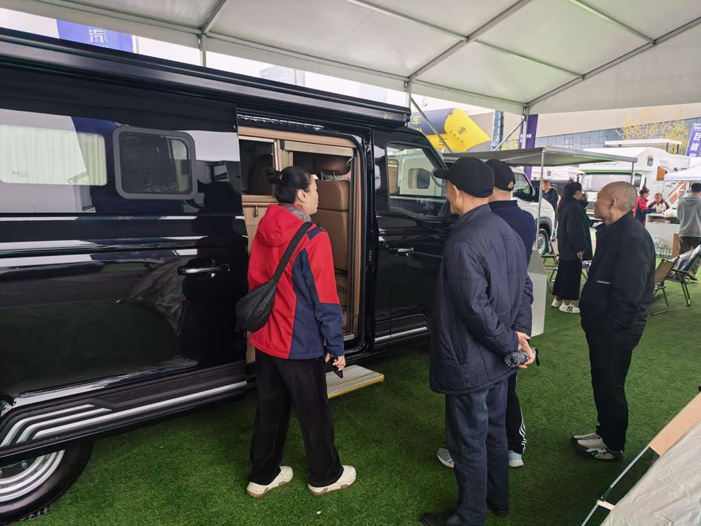 中国重汽轻型汽车登陆成都房车展,五款旅居车构建出行新形态 - 第5张 - 提加商用车网 中国重汽轻型汽车登陆成都房车展,五款旅居车构建出行新形态 - 第5张