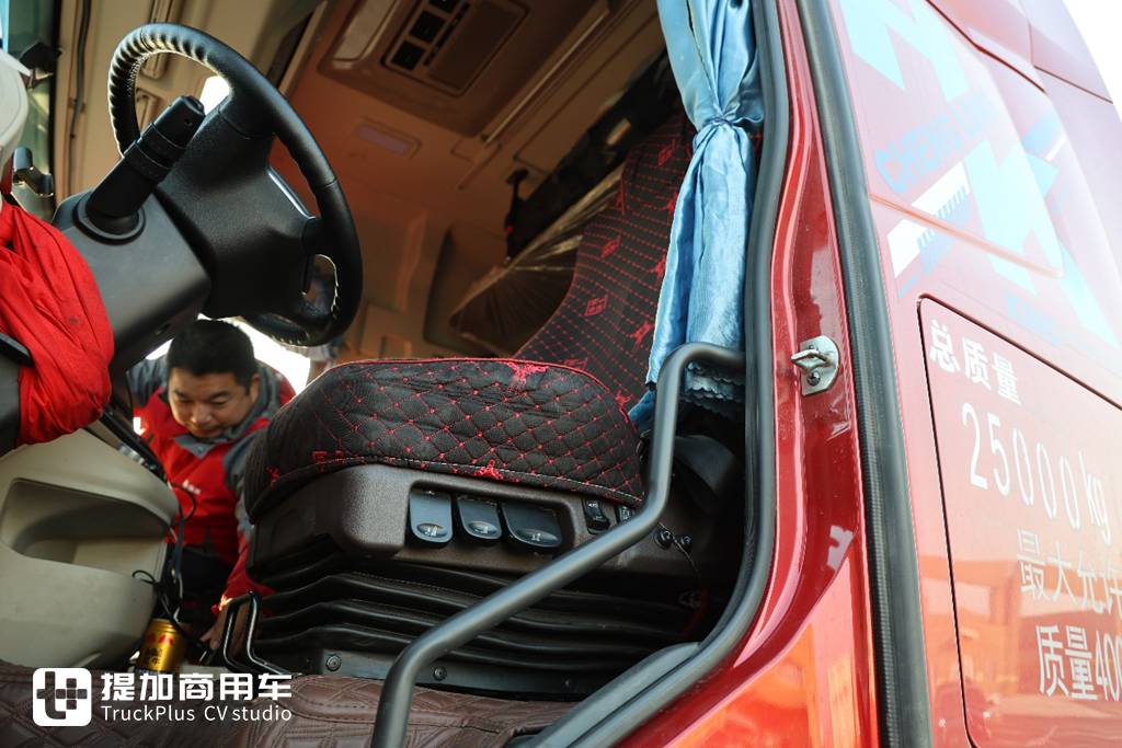 一趟连霍高速,深度体验乘龙HK燃气车,带你看它如何用实力征服西北路况 - 第5张 - 提加商用车网 一趟连霍高速,深度体验乘龙HK燃气车,带你看它如何用实力征服西北路况 - 第5张