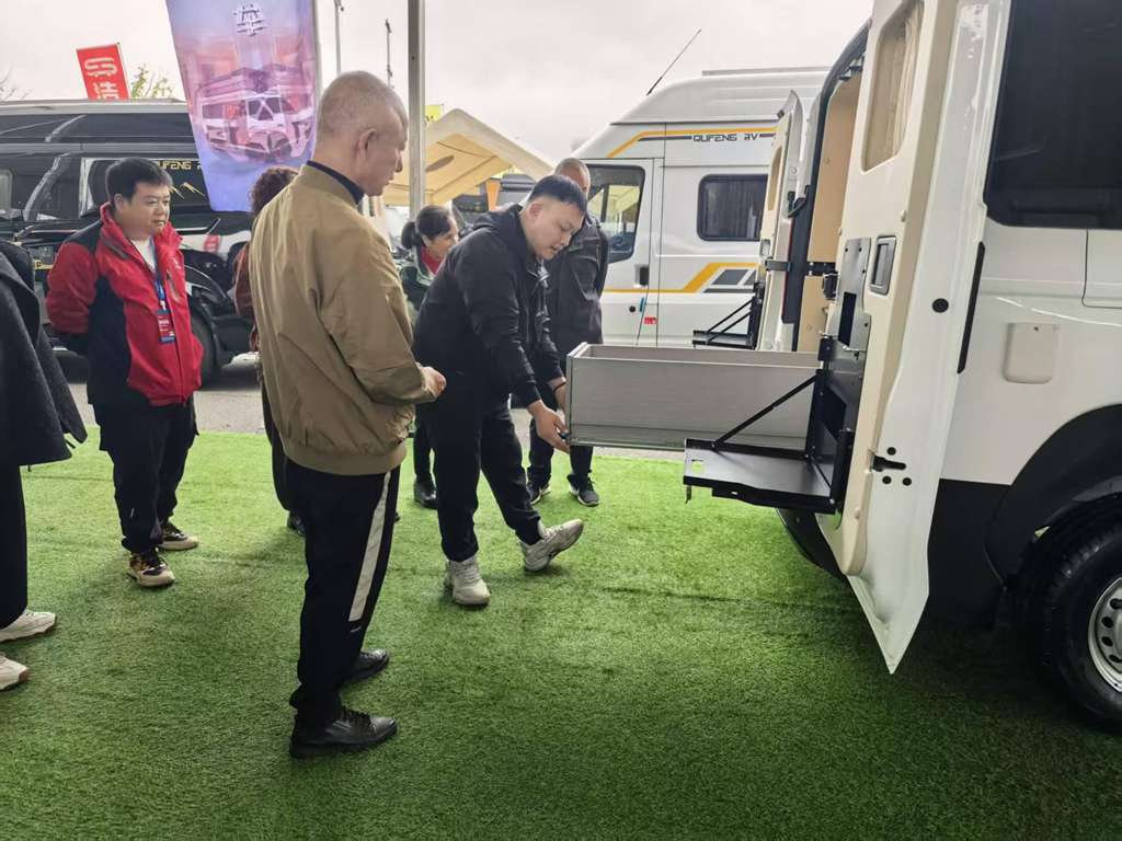 中国重汽轻型汽车登陆成都房车展,五款旅居车构建出行新形态 - 第7张 - 提加商用车网 中国重汽轻型汽车登陆成都房车展,五款旅居车构建出行新形态 - 第7张