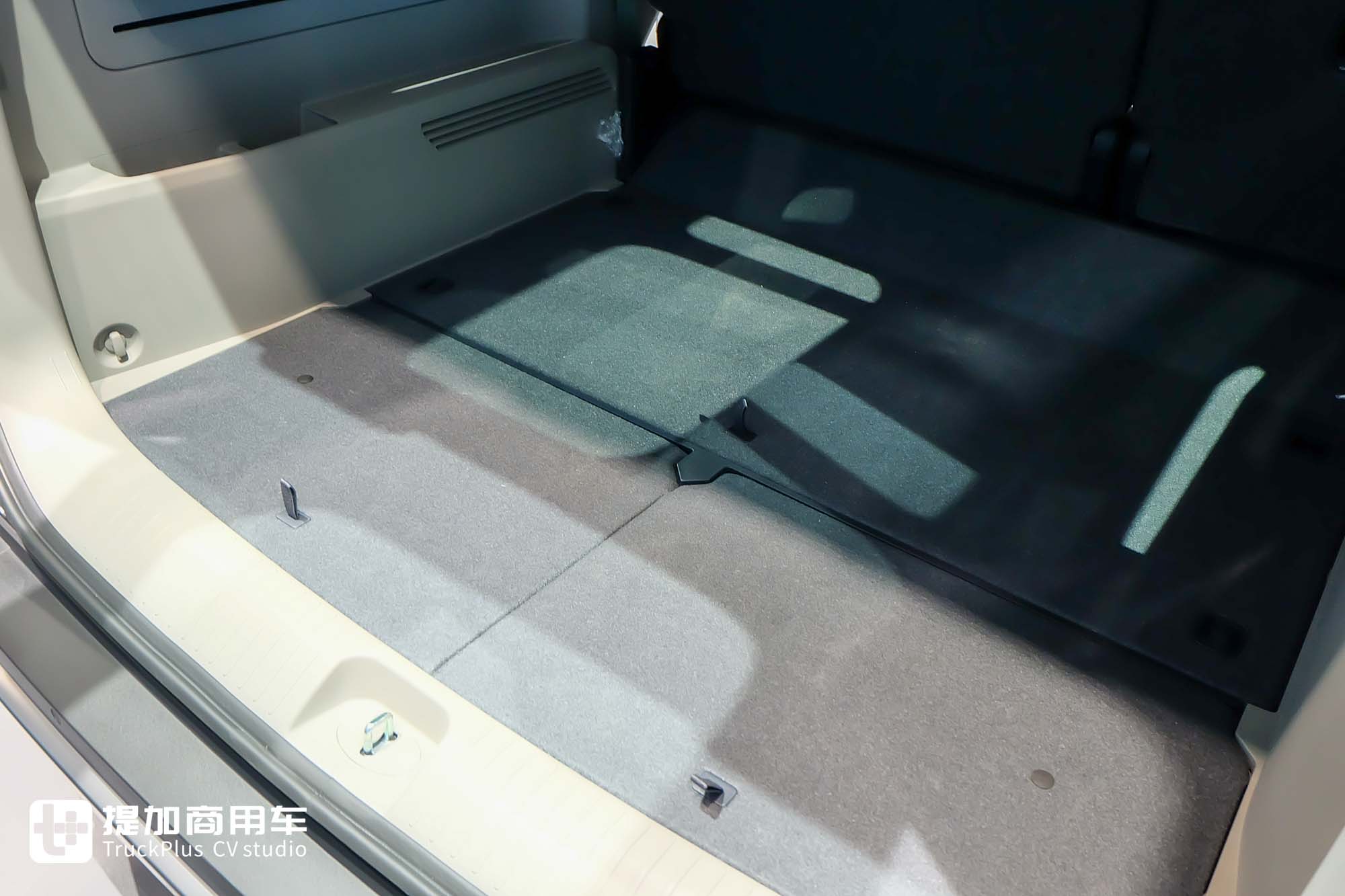 2025日本移动出行展|客运货运全满足!起亚PV5登陆日本市场,实拍带你看实力几何 - 第12张 - 提加商用车网 2025日本移动出行展|客运货运全满足!起亚PV5登陆日本市场,实拍带你看实力几何 - 第12张