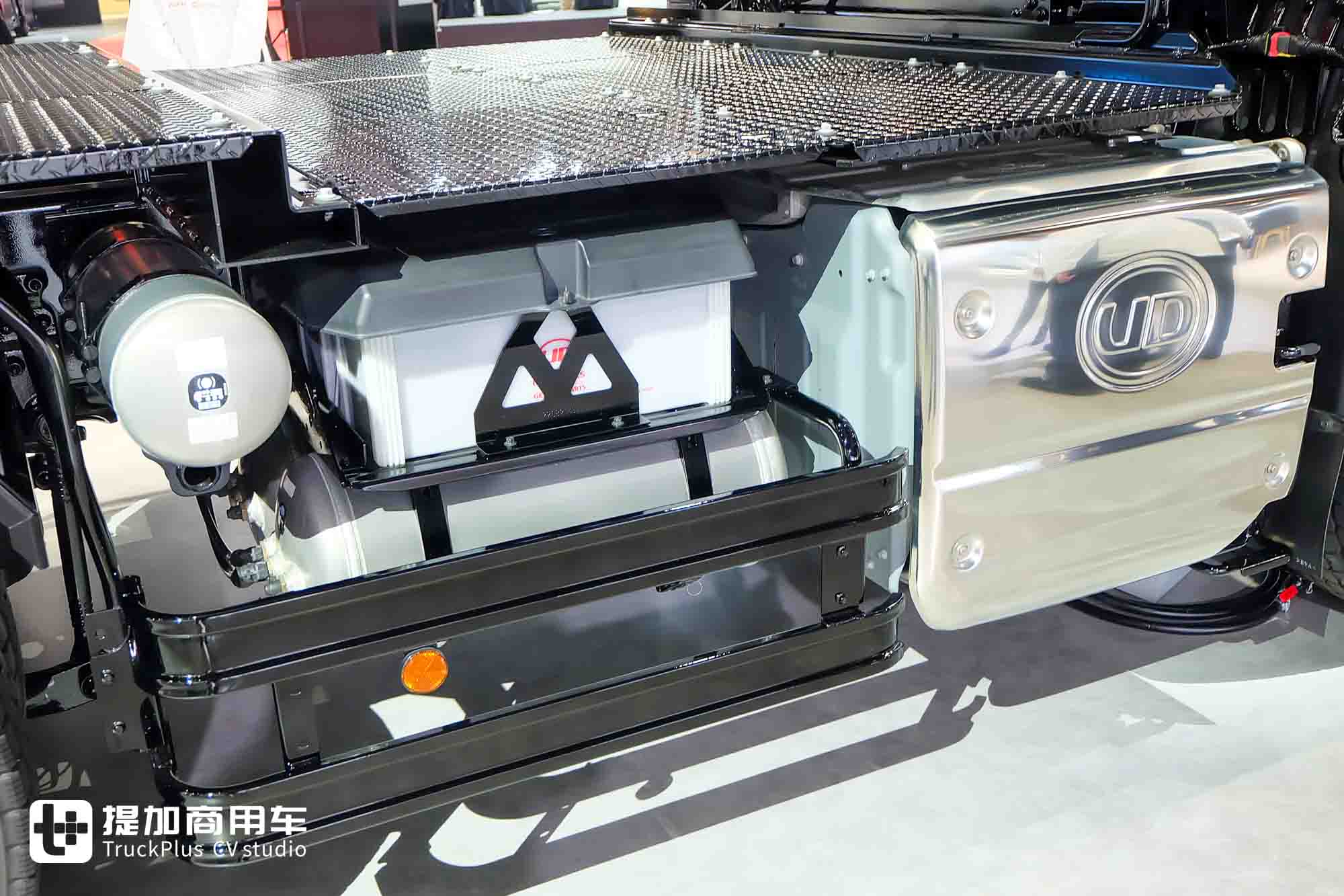 2025日本移动出行展｜曾是东风天龙的“兄弟”，日产柴还记得吗？最新款UD Quon牵引车实拍！ - 第17张